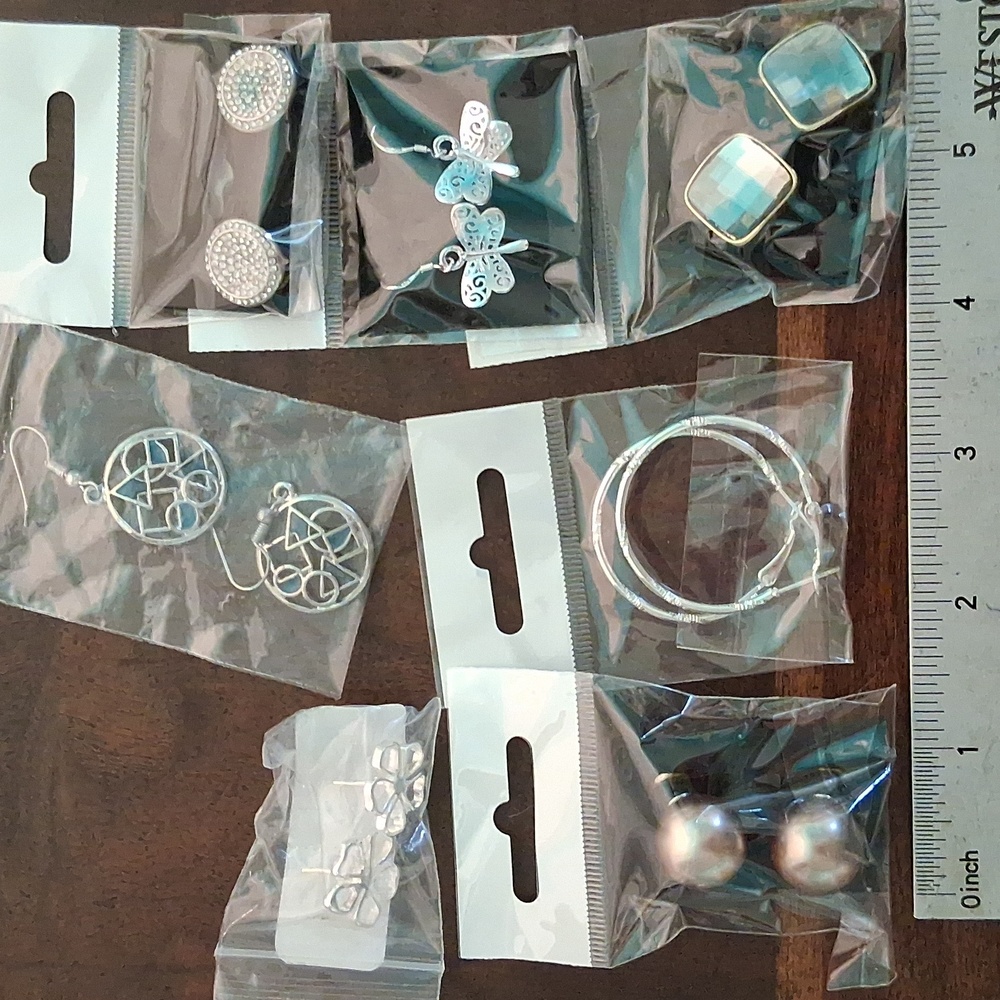NEW! 7 piece  Silver Tone Jewellery Set 3987